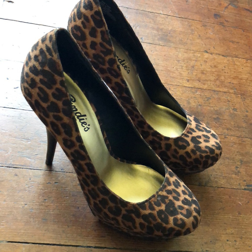 NWOT CANDIES HEELS